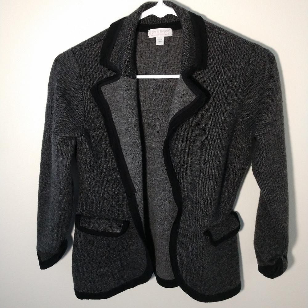 A pea in the pod maternity jacket size small